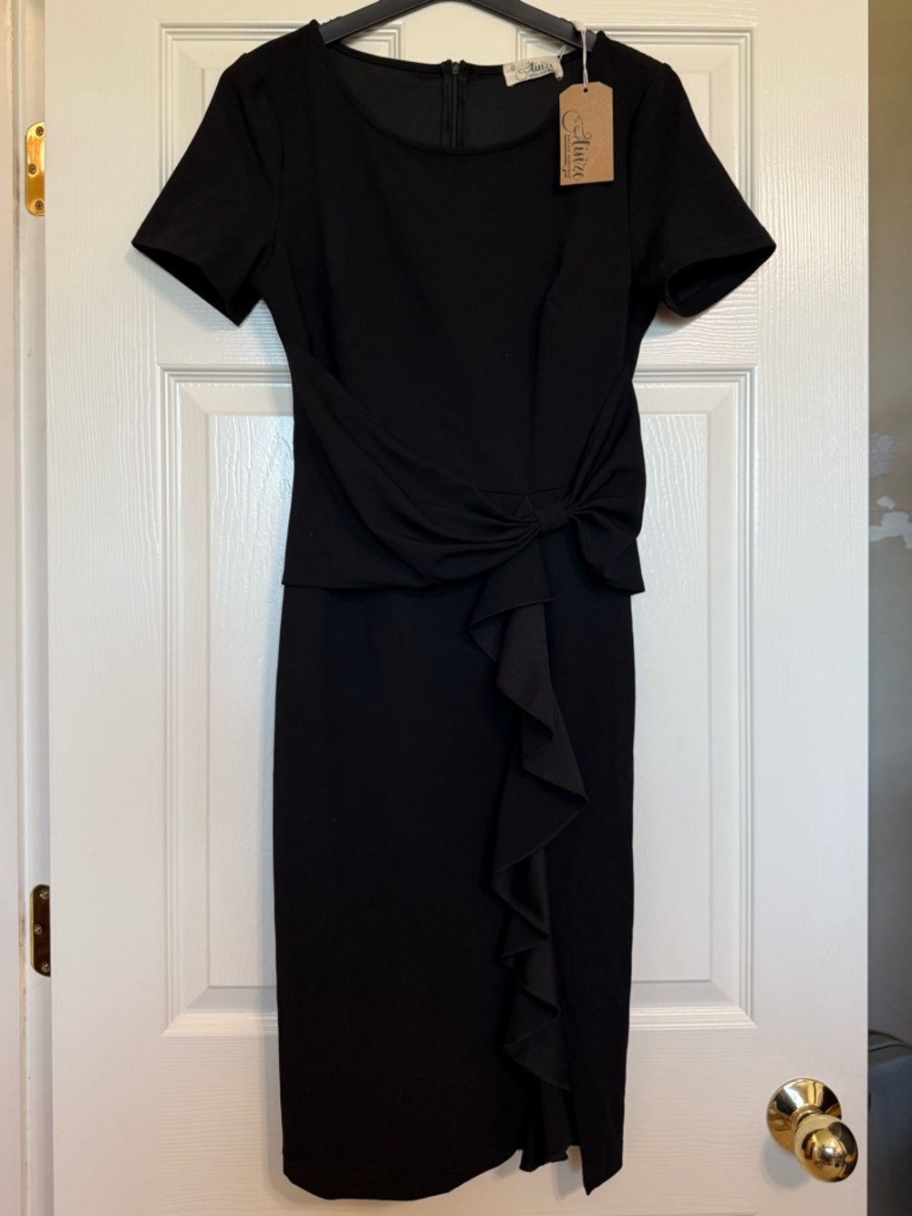 NWT! Retro-Inspired Small Black Dress
